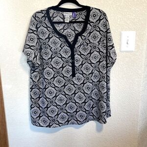 Catherines- Black & White Floral Short Sleeve Button Front Top, Size 1X Petite